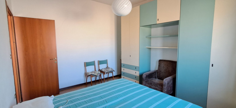 Scopri questa incantevole casa affiancata in vendita, situata nella esclusiva zona centrale di Ma...