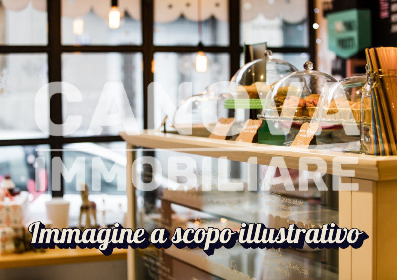 Vi proponiamo a Vicenza città, in zona altamente frequentata, location invidiabile di storica e n...