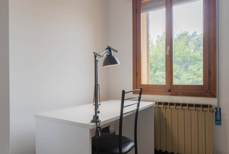 A pochi passi dalla sede universitaria di viale Margherita e dall' ex Caserma Borghese (futura se...