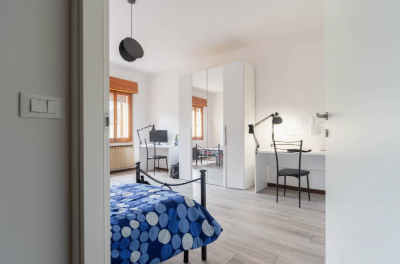 A pochi passi dalla sede universitaria di viale Margherita e dall' ex Caserma Borghese (futura se...