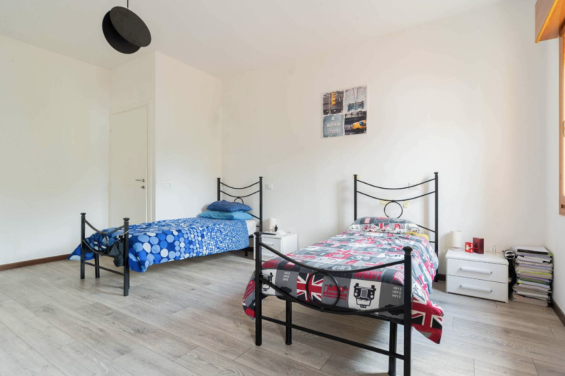 A pochi passi dalla sede universitaria di viale Margherita e dall' ex Caserma Borghese (futura se...