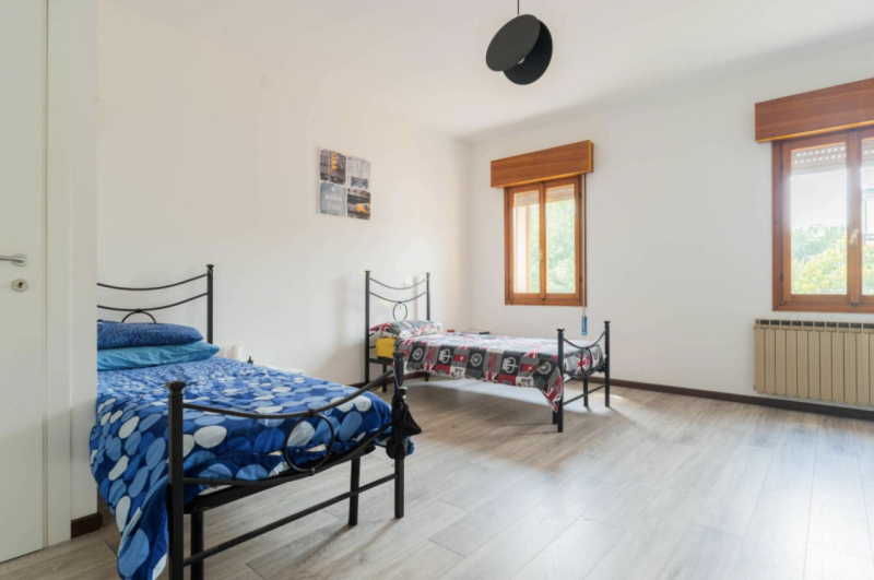 A pochi passi dalla sede universitaria di viale Margherita e dall' ex Caserma Borghese (futura se...