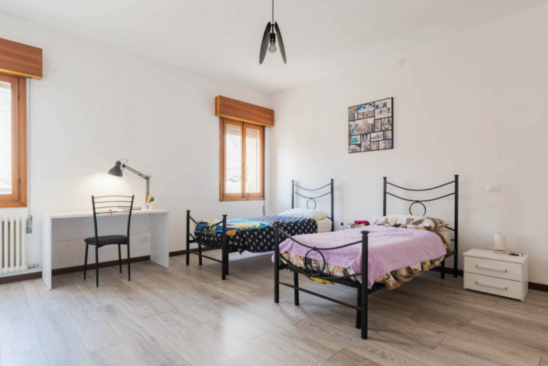 A pochi passi dalla sede universitaria di viale Margherita e dall' ex Caserma Borghese (futura se...