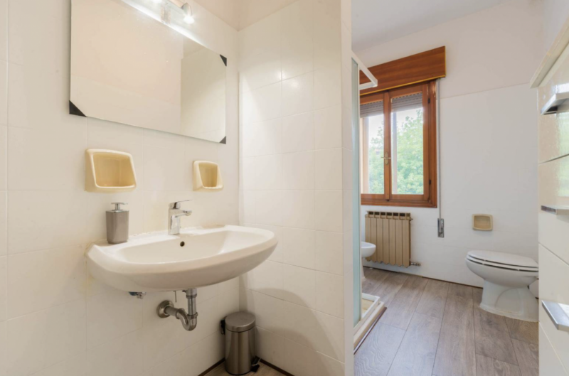 A pochi passi dalla sede universitaria di viale Margherita e dall' ex Caserma Borghese (futura se...