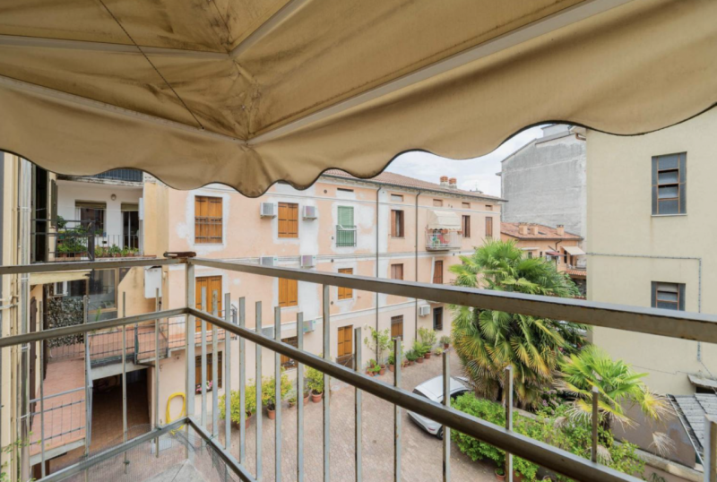 A pochi passi dalla sede universitaria di viale Margherita e dall' ex Caserma Borghese (futura se...