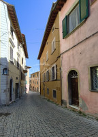 Terratetto centrale con terrazza panoramica e giardino, collina palaia, pisa, toscana