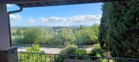 Terratetto centrale con terrazza panoramica e giardino, collina palaia, pisa, toscana