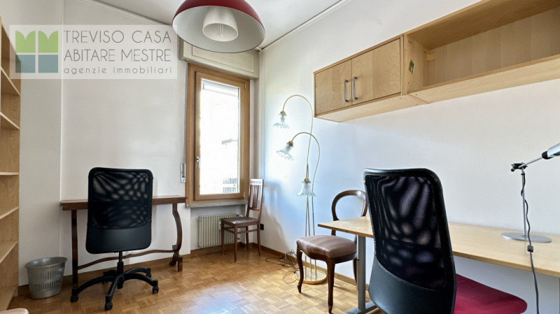 l'Agenzia TREVISO CASA propone in vendita Appartamento al piano 5°, con  2 camere da letto ed uno...