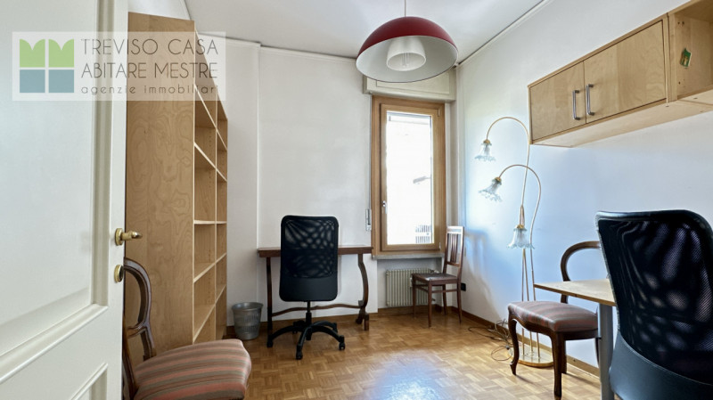 l'Agenzia TREVISO CASA propone in vendita Appartamento al piano 5°, con  2 camere da letto ed uno...