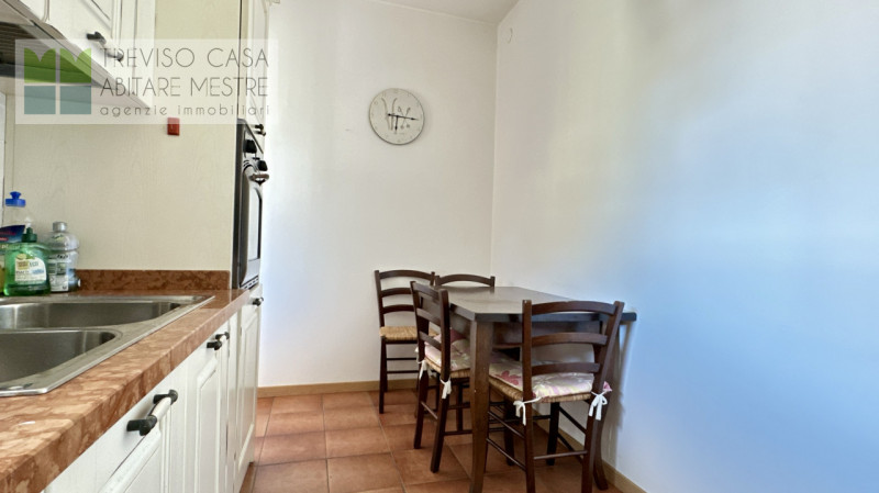 l'Agenzia TREVISO CASA propone in vendita Appartamento al piano 5°, con  2 camere da letto ed uno...