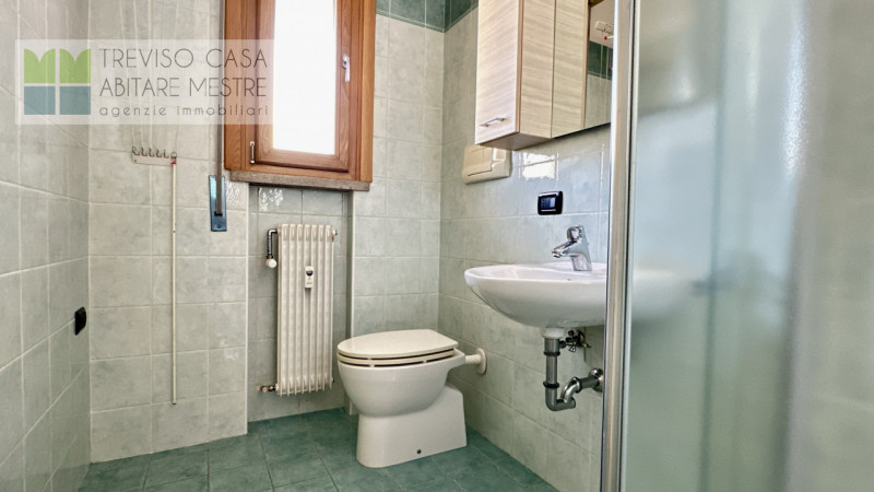l'Agenzia TREVISO CASA propone in vendita Appartamento al piano 5°, con  2 camere da letto ed uno...