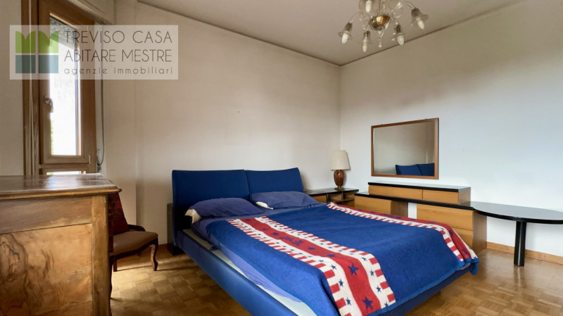 l'Agenzia TREVISO CASA propone in vendita Appartamento al piano 5°, con  2 camere da letto ed uno...