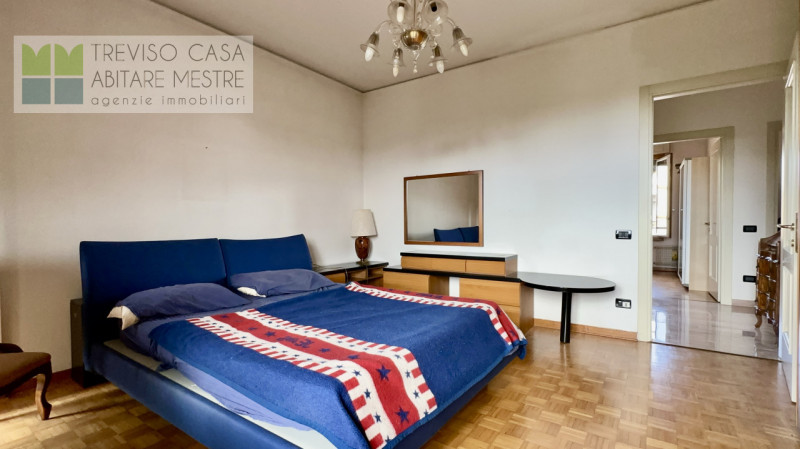 l'Agenzia TREVISO CASA propone in vendita Appartamento al piano 5°, con  2 camere da letto ed uno...