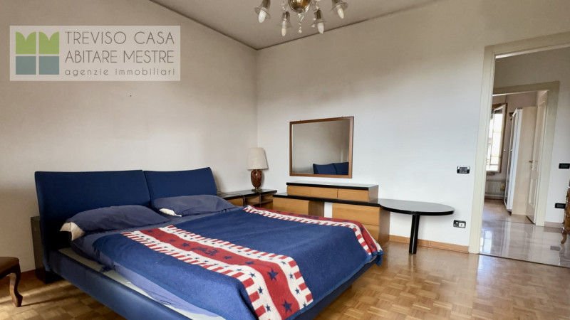 l'Agenzia TREVISO CASA propone in vendita Appartamento al piano 5°, con  2 camere da letto ed uno...