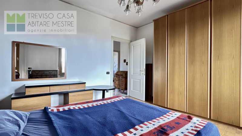 l'Agenzia TREVISO CASA propone in vendita Appartamento al piano 5°, con  2 camere da letto ed uno...