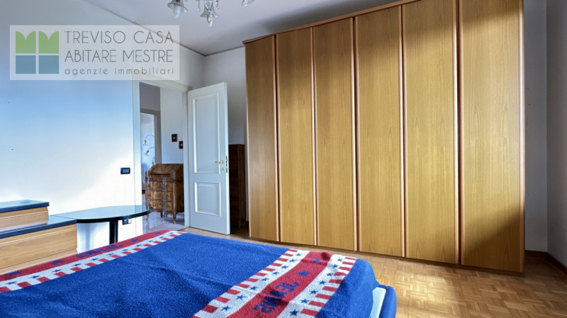 l'Agenzia TREVISO CASA propone in vendita Appartamento al piano 5°, con  2 camere da letto ed uno...