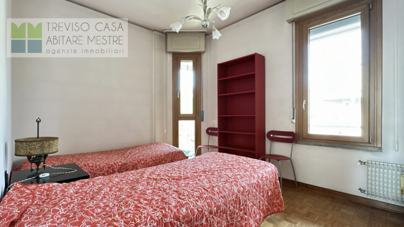l'Agenzia TREVISO CASA propone in vendita Appartamento al piano 5°, con  2 camere da letto ed uno...