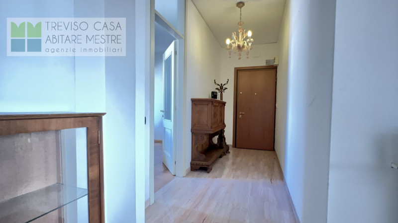 l'Agenzia TREVISO CASA propone in vendita Appartamento al piano 5°, con  2 camere da letto ed uno...