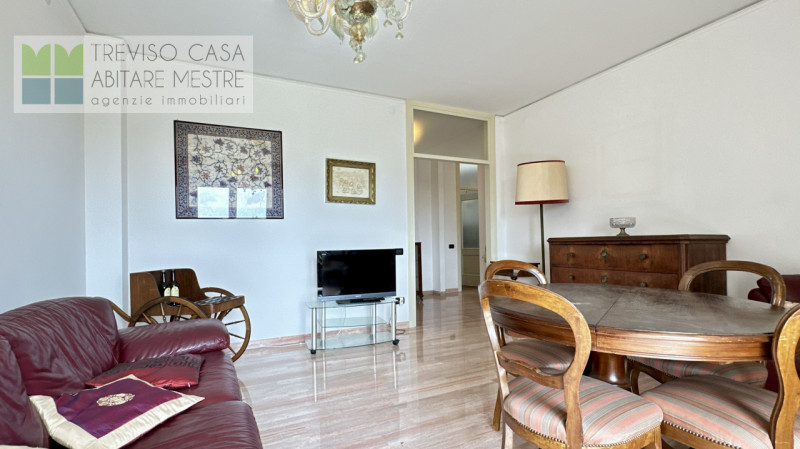 l'Agenzia TREVISO CASA propone in vendita Appartamento al piano 5°, con  2 camere da letto ed uno...