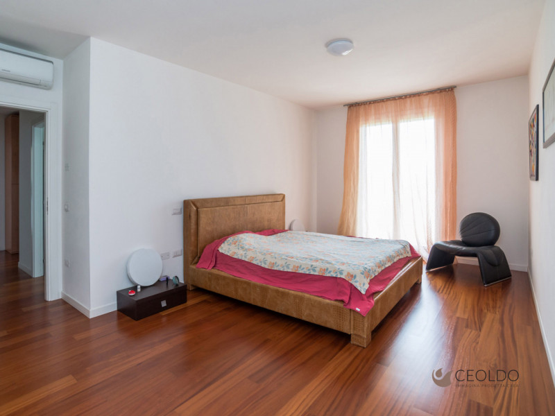 VIGONZA-Perarolo-: elegante appartamento situato nel cuore del comune di Vigonza, precisamente ne...