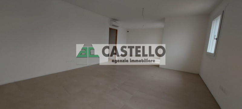 CAMPOSAMPIERO
Ultimo tricamere disponibile in un esclusivo edificio di sole 6 unità.

Spazi ampi ...