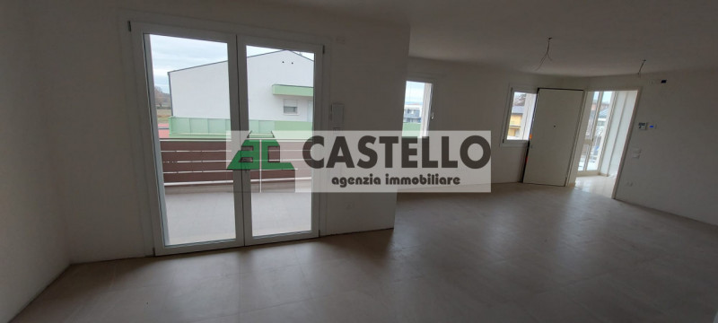 CAMPOSAMPIERO
Ultimo tricamere disponibile in un esclusivo edificio di sole 6 unità.

Spazi ampi ...