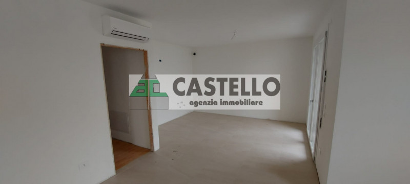 CAMPOSAMPIERO
Ultimo tricamere disponibile in un esclusivo edificio di sole 6 unità.

Spazi ampi ...