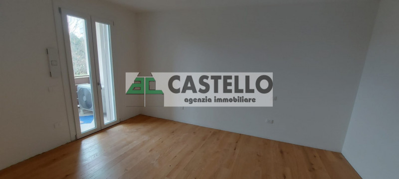 CAMPOSAMPIERO
Ultimo tricamere disponibile in un esclusivo edificio di sole 6 unità.

Spazi ampi ...