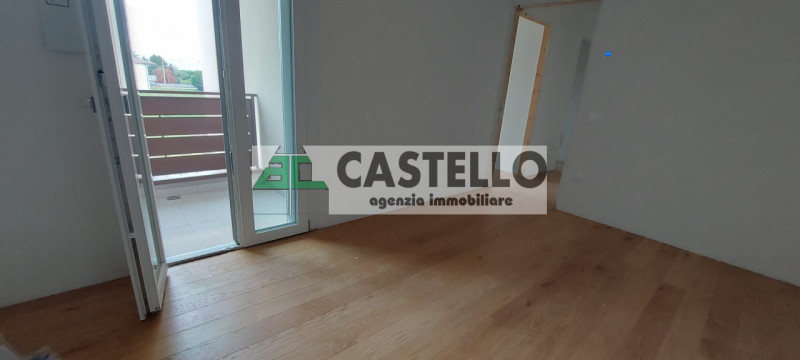 CAMPOSAMPIERO
Ultimo tricamere disponibile in un esclusivo edificio di sole 6 unità.

Spazi ampi ...