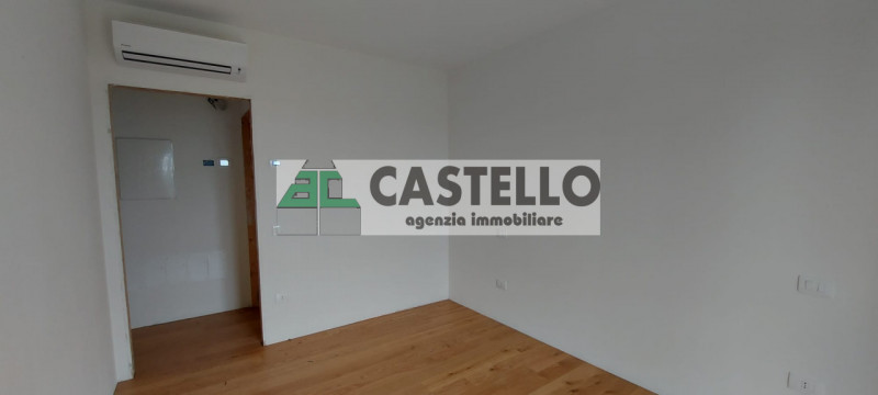 CAMPOSAMPIERO
Ultimo tricamere disponibile in un esclusivo edificio di sole 6 unità.

Spazi ampi ...