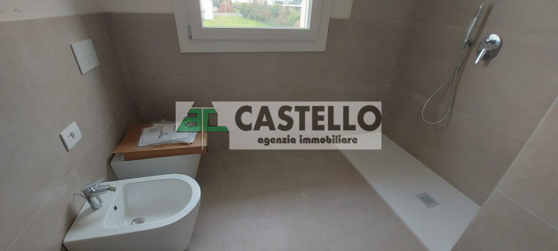 CAMPOSAMPIERO
Ultimo tricamere disponibile in un esclusivo edificio di sole 6 unità.

Spazi ampi ...