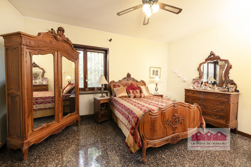 CALDOGNO: PROPONIAMO IN VENDITA UNA SPLENDIDA VILLA SINGOLA, RISTRUTTURATA E CURATA NEI MINIMI DE...