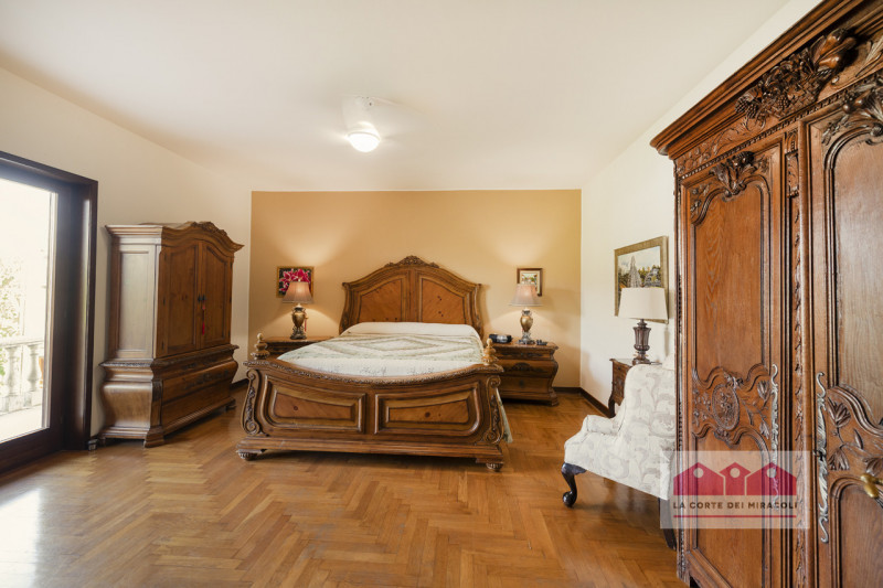 CALDOGNO: PROPONIAMO IN VENDITA UNA SPLENDIDA VILLA SINGOLA, RISTRUTTURATA E CURATA NEI MINIMI DE...