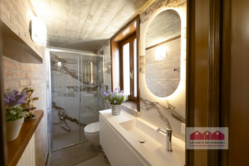 CALDOGNO: PROPONIAMO IN VENDITA UNA SPLENDIDA VILLA SINGOLA, RISTRUTTURATA E CURATA NEI MINIMI DE...