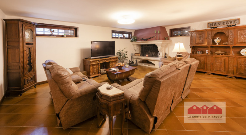 CALDOGNO: PROPONIAMO IN VENDITA UNA SPLENDIDA VILLA SINGOLA, RISTRUTTURATA E CURATA NEI MINIMI DE...