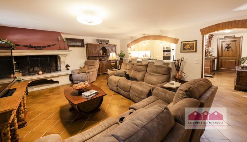 CALDOGNO: PROPONIAMO IN VENDITA UNA SPLENDIDA VILLA SINGOLA, RISTRUTTURATA E CURATA NEI MINIMI DE...