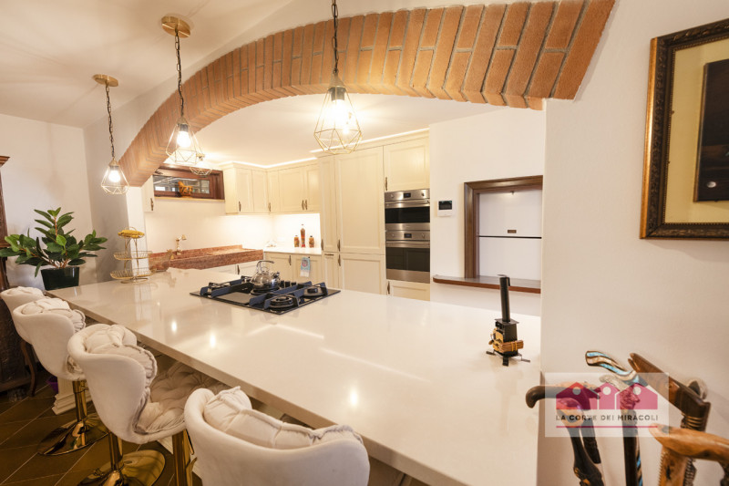 CALDOGNO: PROPONIAMO IN VENDITA UNA SPLENDIDA VILLA SINGOLA, RISTRUTTURATA E CURATA NEI MINIMI DE...