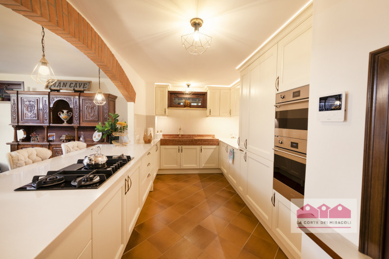 CALDOGNO: PROPONIAMO IN VENDITA UNA SPLENDIDA VILLA SINGOLA, RISTRUTTURATA E CURATA NEI MINIMI DE...