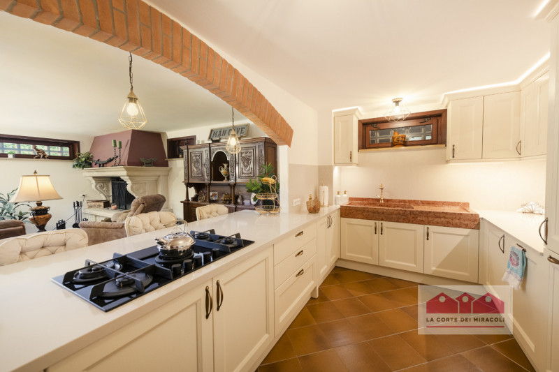 CALDOGNO: PROPONIAMO IN VENDITA UNA SPLENDIDA VILLA SINGOLA, RISTRUTTURATA E CURATA NEI MINIMI DE...