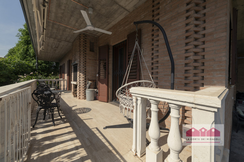 CALDOGNO: PROPONIAMO IN VENDITA UNA SPLENDIDA VILLA SINGOLA, RISTRUTTURATA E CURATA NEI MINIMI DE...