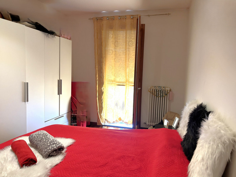 SE SIETE UNA COPPIA, A MASERA' HO UN BELL' APPARTAMENTO PER VOI AL PIANO NOBILE.. !!! NON ASPETTA...