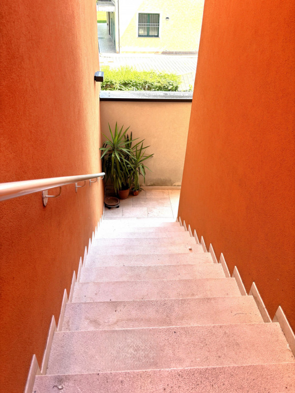 SE SIETE UNA COPPIA, A MASERA' HO UN BELL' APPARTAMENTO PER VOI AL PIANO NOBILE.. !!! NON ASPETTA...