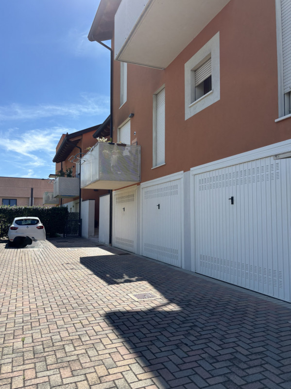 SE SIETE UNA COPPIA, A MASERA' HO UN BELL' APPARTAMENTO PER VOI AL PIANO NOBILE.. !!! NON ASPETTA...