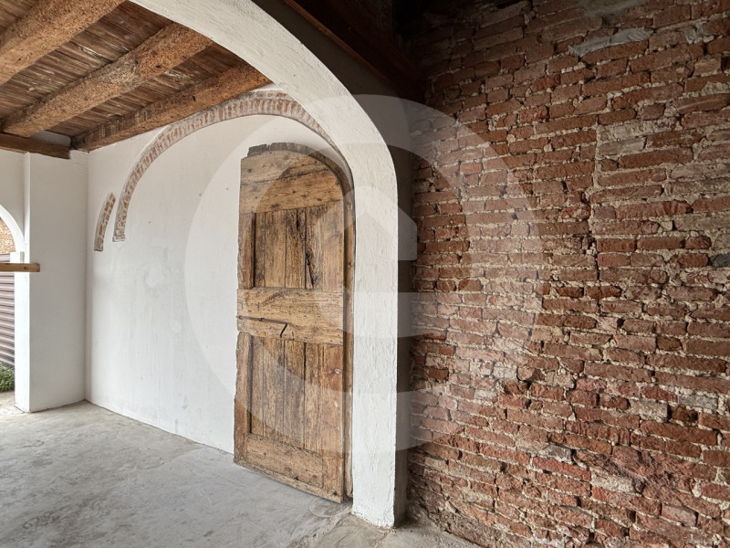 Scoprite questa straordinaria Villa d'altri tempi, situata nel comune di Massanzago. La proprietà...