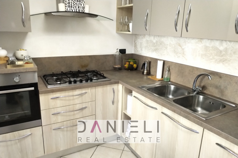 Montecchio Maggiore: in zona servita e comoda al centro, disponiamo di appartamento sito al piano...