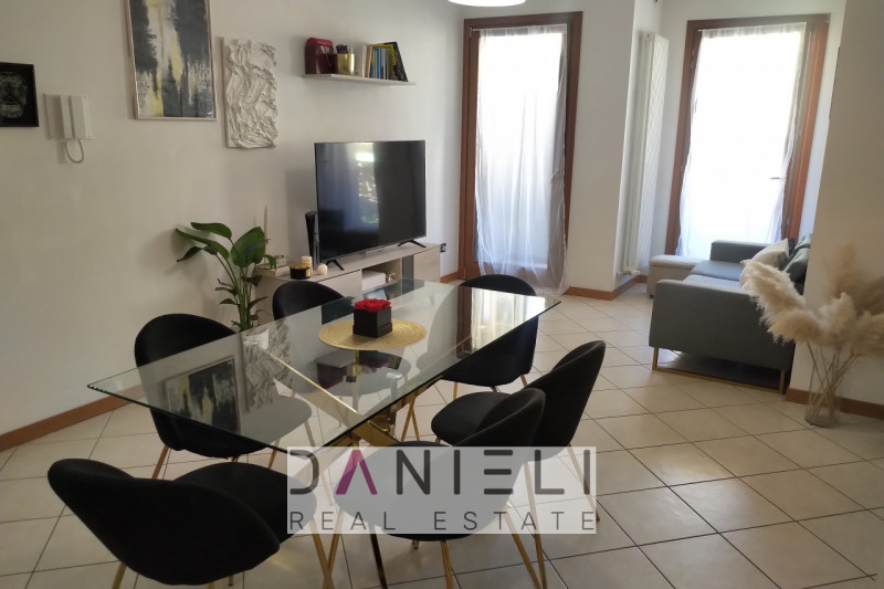 Montecchio Maggiore: in zona servita e comoda al centro, disponiamo di appartamento sito al piano...