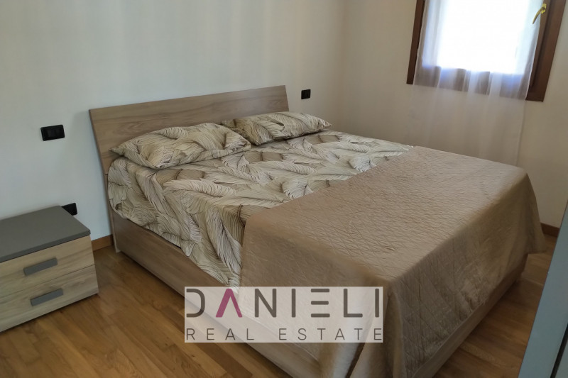 Montecchio Maggiore: in zona servita e comoda al centro, disponiamo di appartamento sito al piano...