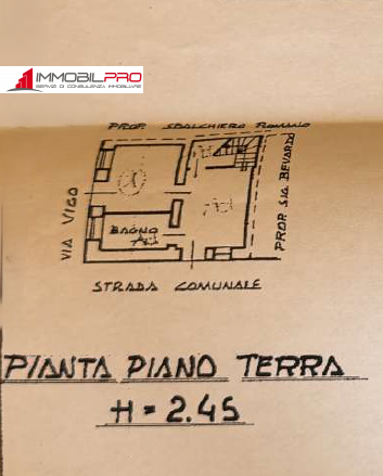 In posizione panoramica e comoda ai servizi, abbiamo la soluzione perfetta per te! Trattasi di un...