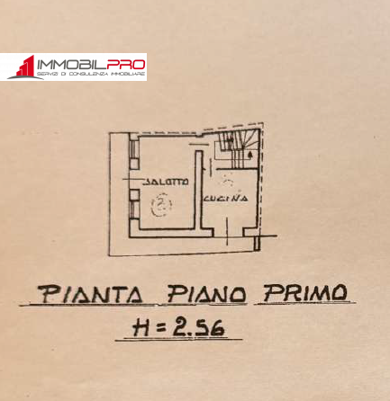 In posizione panoramica e comoda ai servizi, abbiamo la soluzione perfetta per te! Trattasi di un...