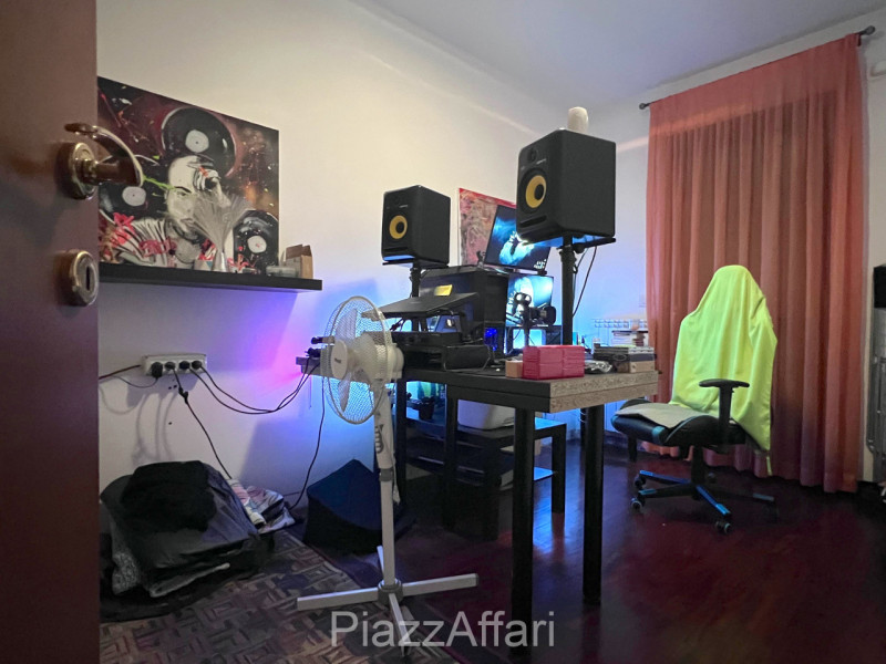 Di recente costruzione, esclusivo appartamento sito al piano secondo con ascensore, composto da s...